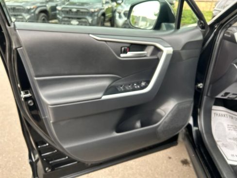 Used 2025 Toyota RAV4 XLE AWD/4WD image 22