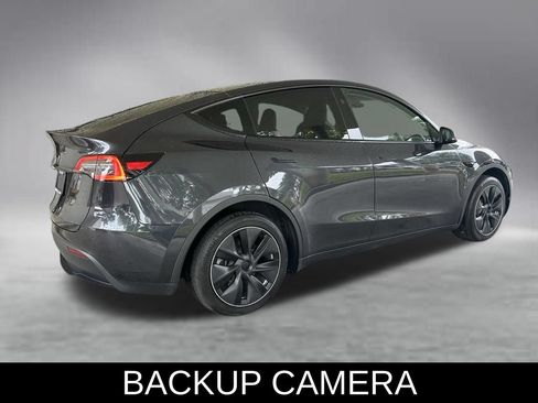 Used 2024 Tesla Model Y Long Range RWD image 4