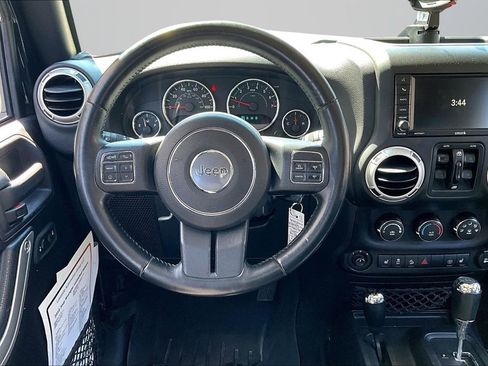 Used 2016 Jeep Wrangler Unlimited Sahara w/ Dual Top Group AWD/4WD image 8
