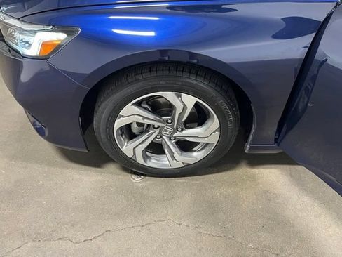 Used 2019 Honda Accord EX image 31