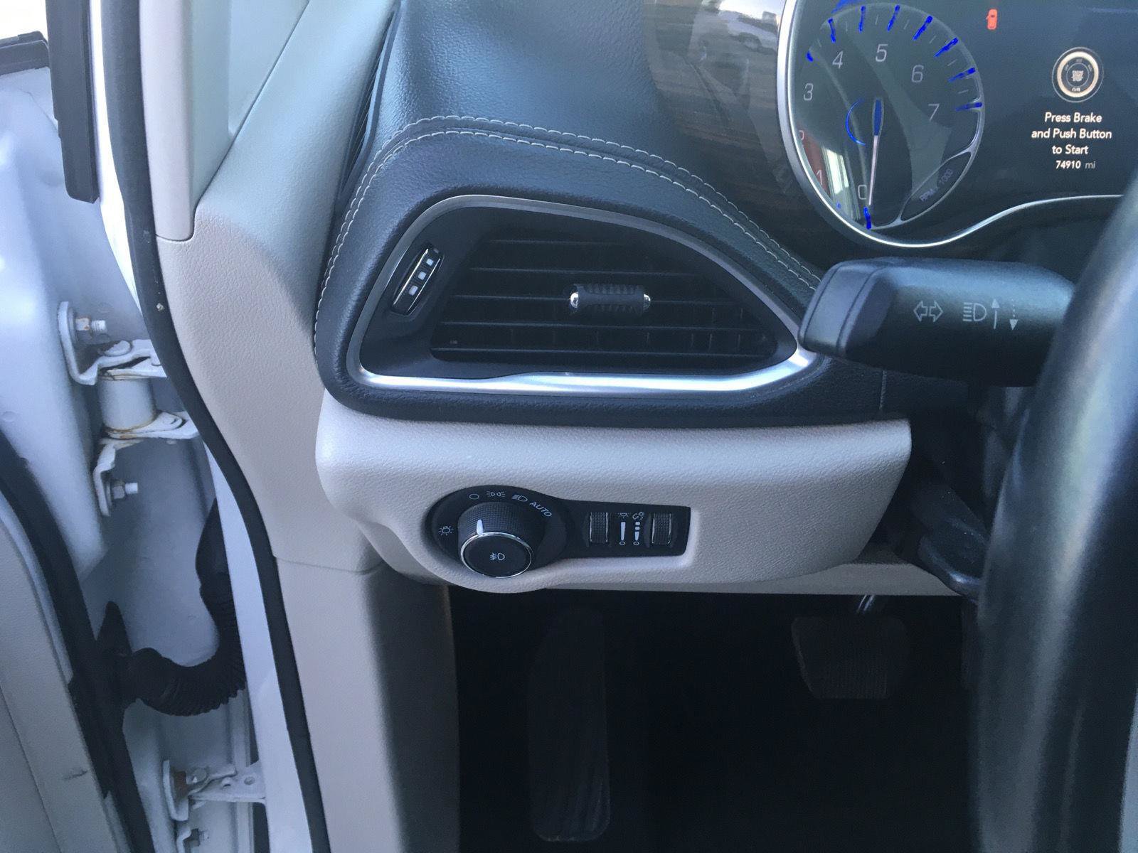 Used 2021 Chrysler Pacifica Limited w/ Premium & Safety Sphere Group AWD/4WD image 15