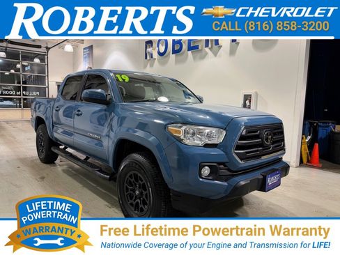 Used 2019 Toyota Tacoma SR5 image 1