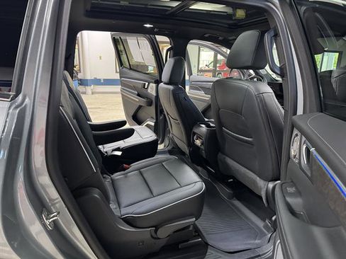 Certified 2025 Buick Enclave Avenir w/ Super Cruise Package AWD/4WD image 10