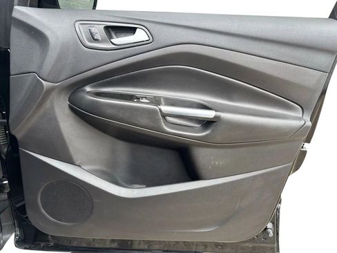 Used 2018 Ford Escape Titanium AWD/4WD image 28