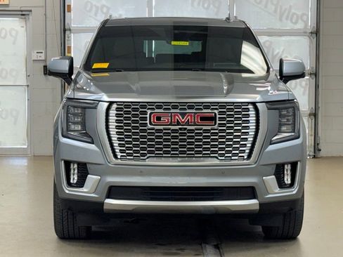 Used 2023 GMC Yukon XL Denali w/ Advanced Technology Package AWD/4WD image 2