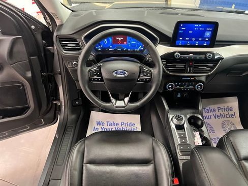 Used 2021 Ford Escape SEL w/ Technology Package AWD/4WD image 29