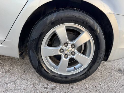 Used 2015 Chevrolet Cruze LT image 29