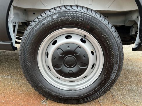 New 2026 Ford Transit 250 148 Medium Roof image 18