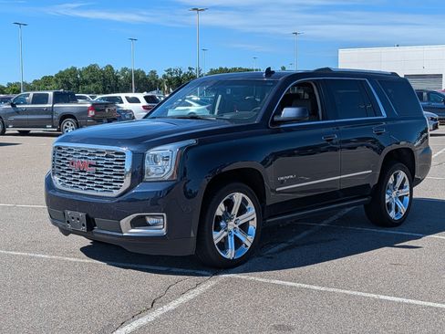 Used 2019 GMC Yukon Denali w/ Denali Ultimate Package AWD/4WD image 2