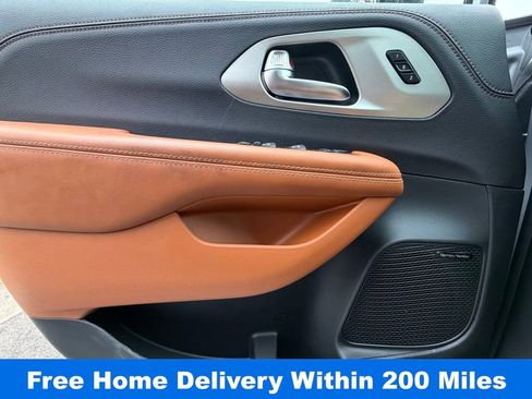 New 2026 Chrysler Pacifica Pinnacle image 26