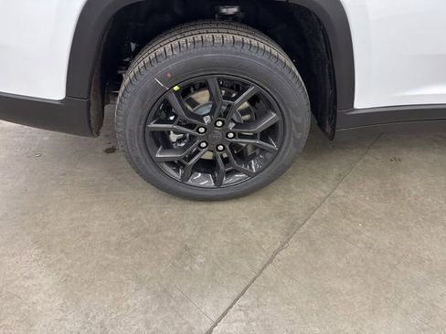 New 2025 Jeep Grand Cherokee L Limited w/ Trailer Tow Package image 24