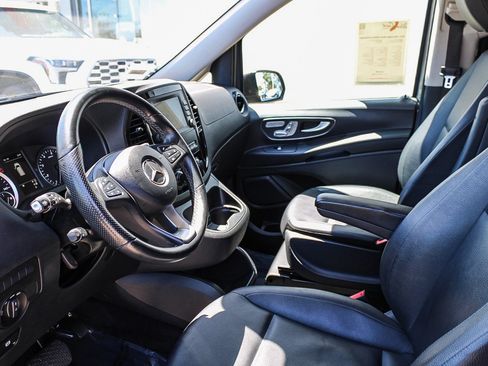 Used 2021 Mercedes-Benz Metris Passenger image 19