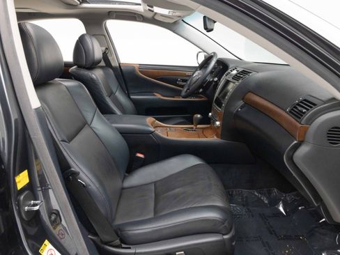 Used 2011 Lexus LS 460 w/ Sport Pkg RWD image 24