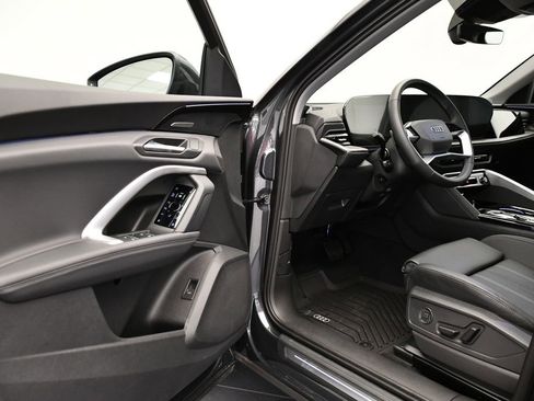 Used 2025 Audi Q5 Premium Plus w/ Premium Plus AWD/4WD image 35