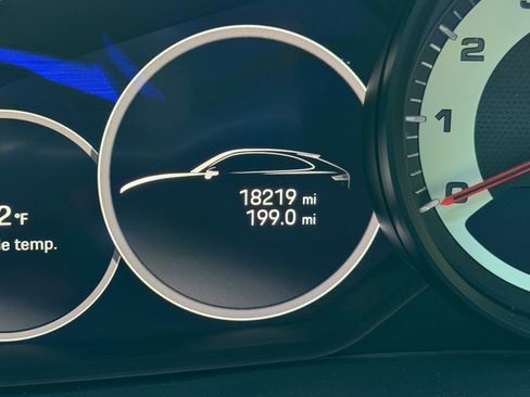 Used 2023 Porsche Cayenne Coupe image 3