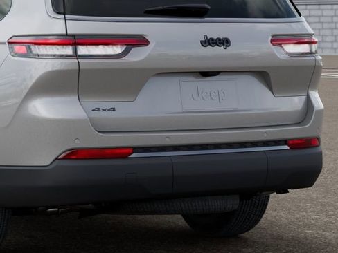 New 2026 Jeep Grand Cherokee L 4WD image 13