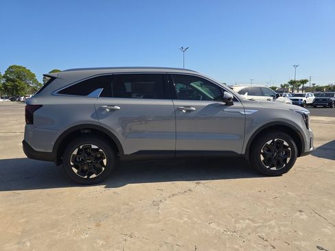 New 2026 Kia Sorento S AWD/4WD image 9