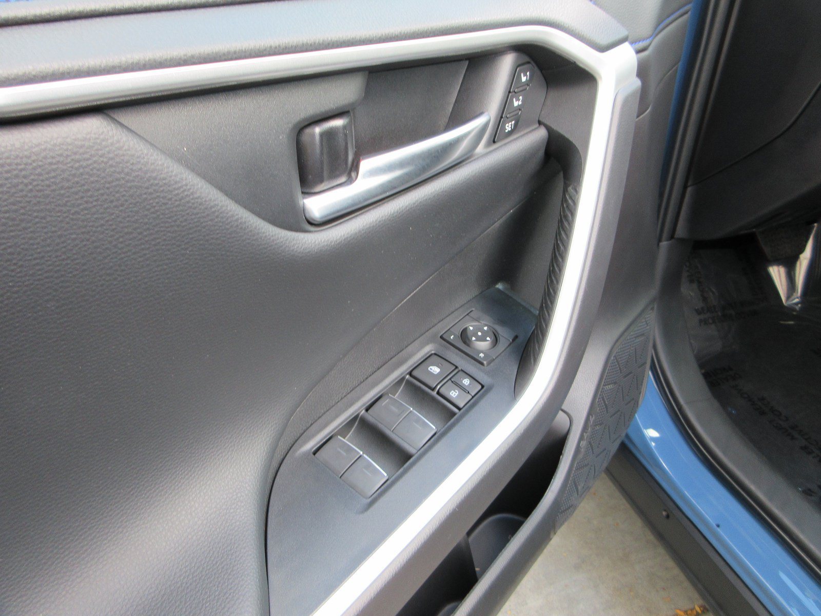 Used 2024 Toyota RAV4 XSE w/ Advanced Technology Package AWD/4WD image 29