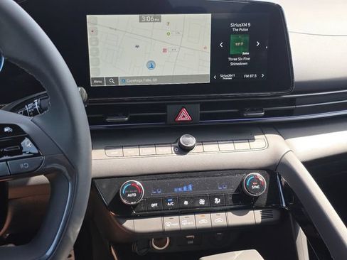 New 2026 Hyundai Elantra SEL FWD image 9