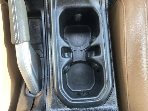 Used 2020 Jeep Gladiator Overland w/ Popular Equipment Package image 16