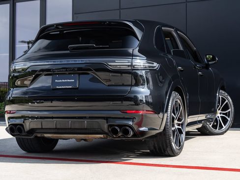 Certified 2023 Porsche Cayenne GTS AWD/4WD image 11