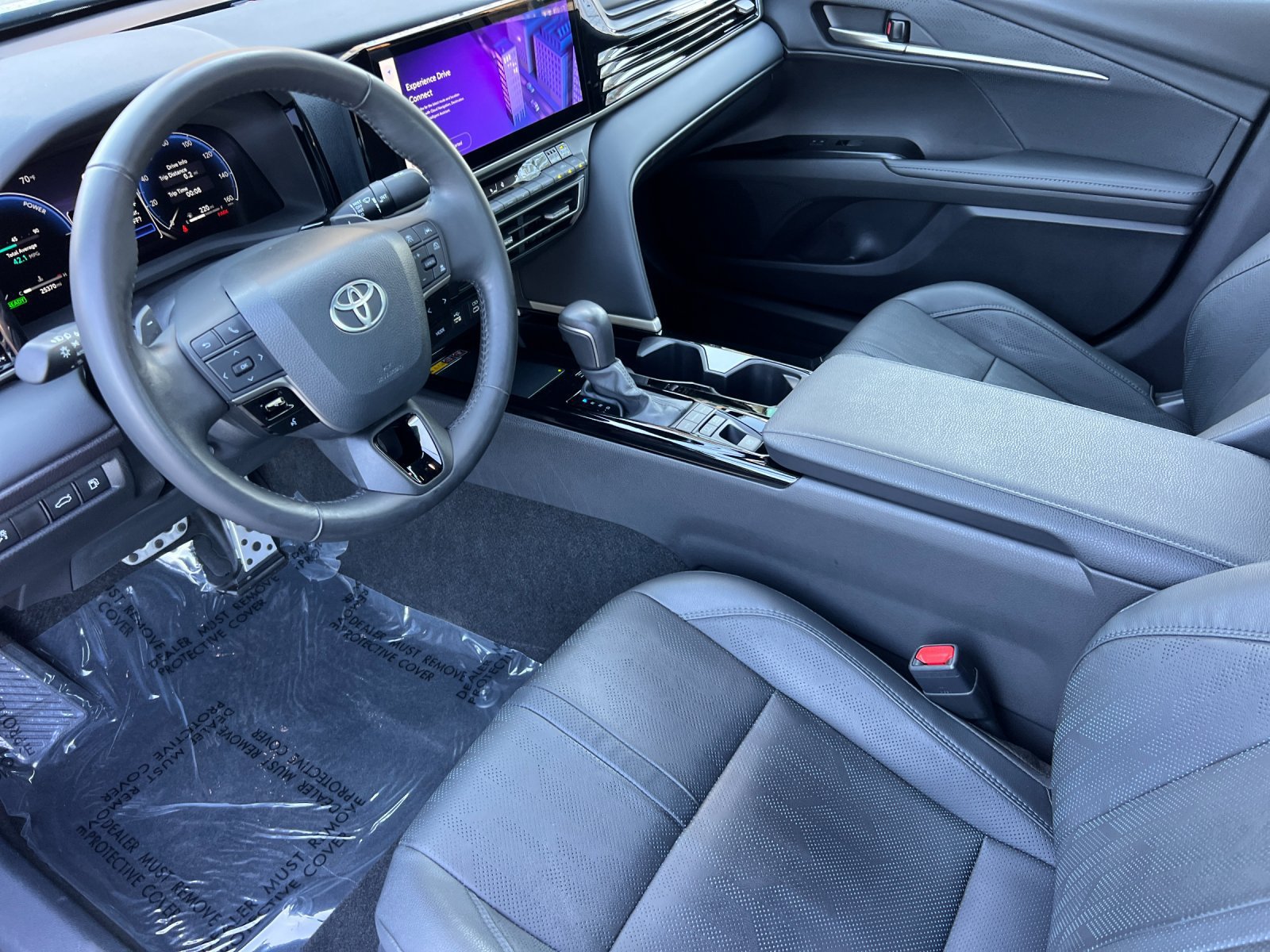 Used 2025 Toyota Camry XSE FWD image 9