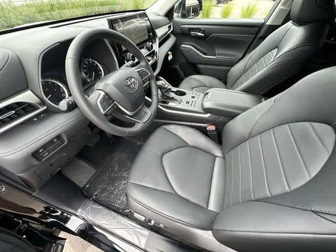 New 2024 Toyota Highlander XLE AWD/4WD image 15