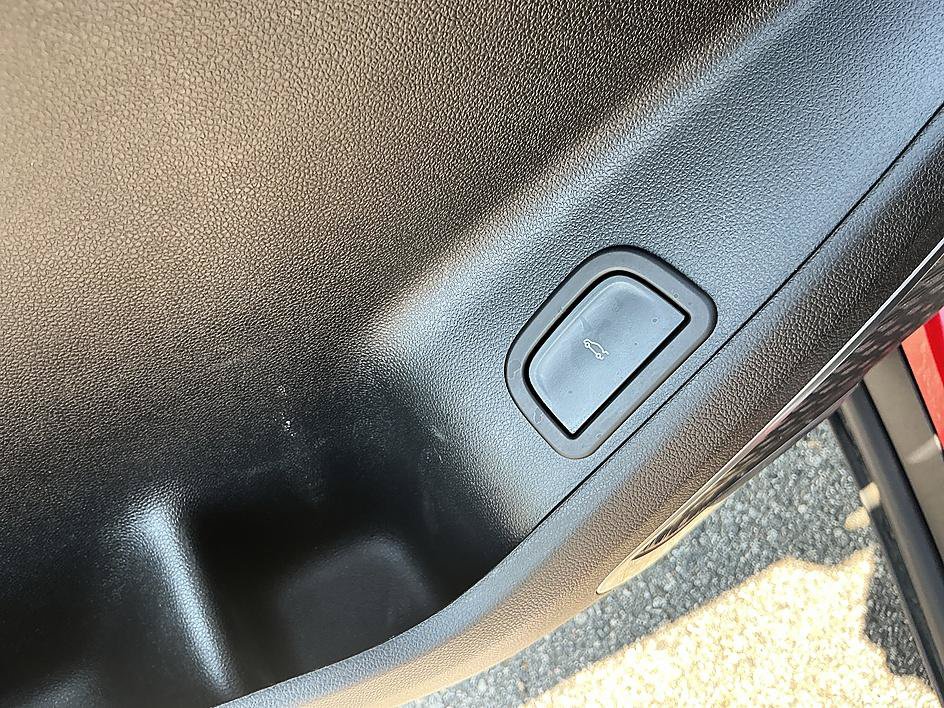 Used 2025 Buick Enclave Preferred FWD image 22