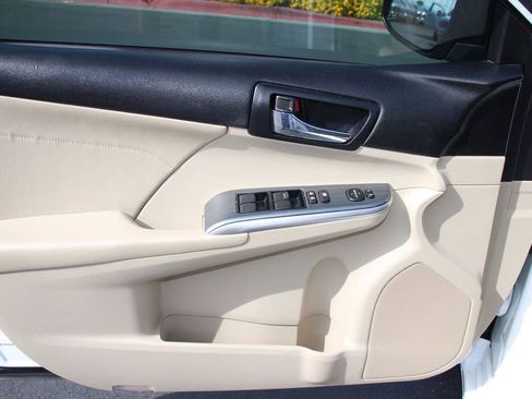Used 2014 Toyota Camry XLE w/ Leather Package FWD image 20