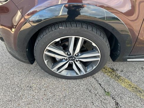 Used 2017 Kia Soul + w/ Option Group 041 FWD image 14