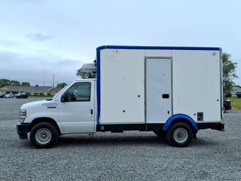 Used 2024 Ford E-350 and Econoline 350 Super Duty w/ Power Windows & Locks Group RWD image 9