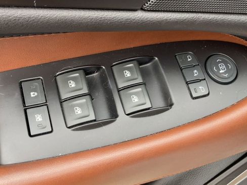 Used 2019 Cadillac Escalade ESV Premium Luxury image 12