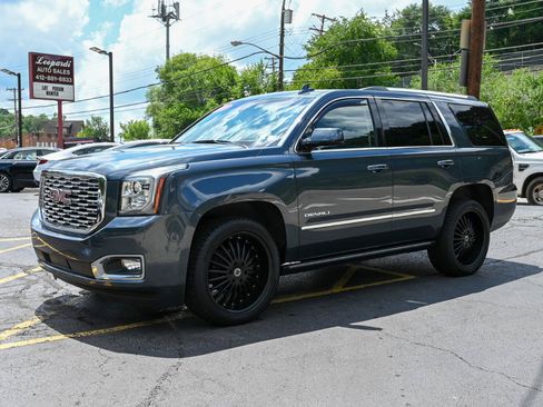 Used 2019 GMC Yukon Denali w/ Denali Ultimate Package AWD/4WD image 3