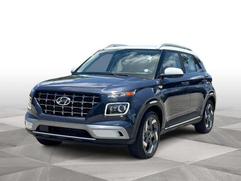 Used 2023 Hyundai Venue Limited w/ Cargo Package FWD image 4