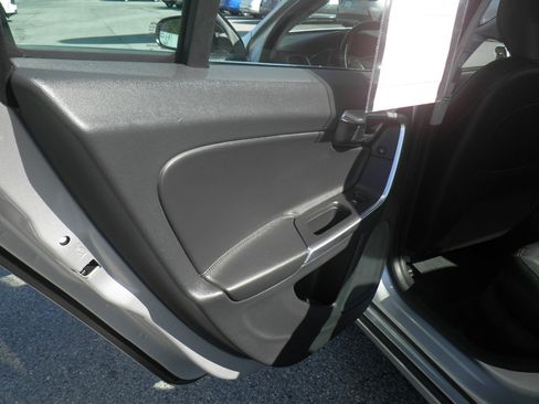 Used 2016 Volvo S60 T5 Premier w/ Convenience Package image 14