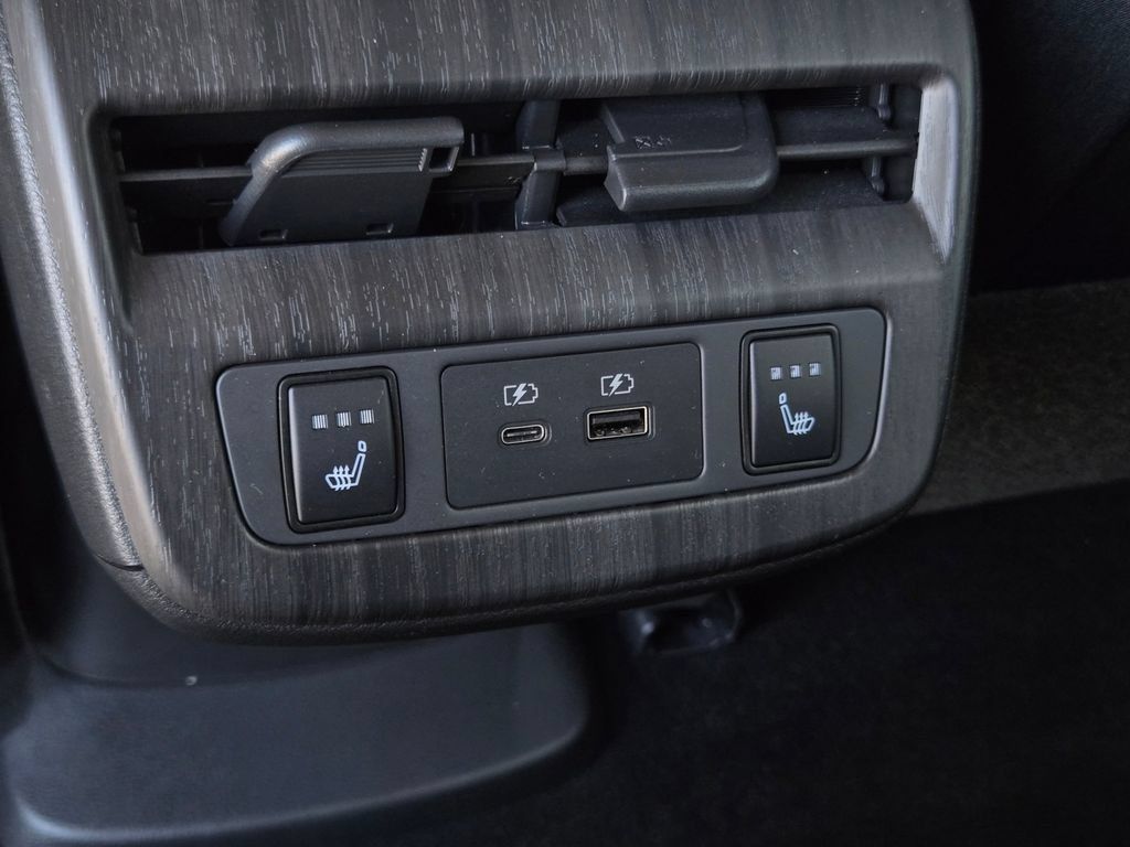 Used 2024 Nissan Ariya FWD image 14
