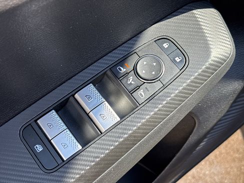 Used 2024 Mitsubishi Outlander SE AWD/4WD image 14