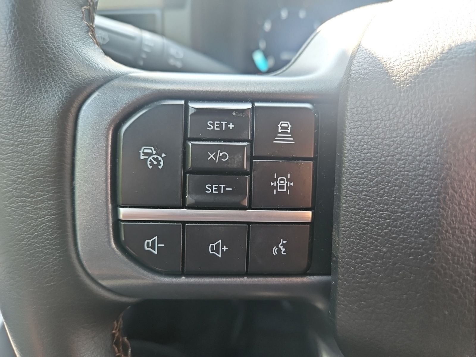 Used 2025 Ford F150 Lariat w/ Equipment Group 502A High AWD/4WD image 29