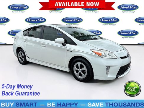 Used 2015 Toyota Prius Two FWD image 1