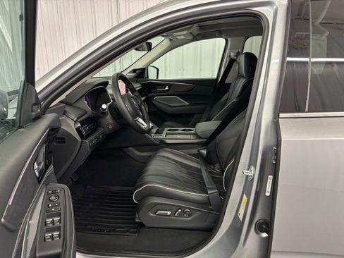 New 2026 Acura MDX w/ Advance Package AWD/4WD image 2