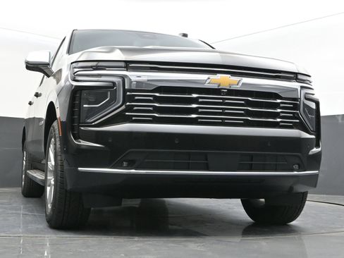 New 2026 Chevrolet Suburban Premier w/ Sun And Tow Package AWD/4WD image 45