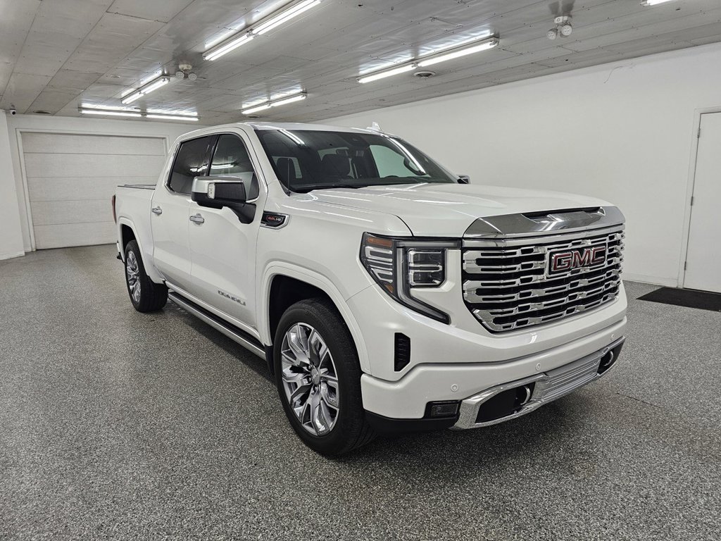Used 2024 GMC Sierra 1500 Denali w/ Denali Reserve Package AWD/4WD image 3