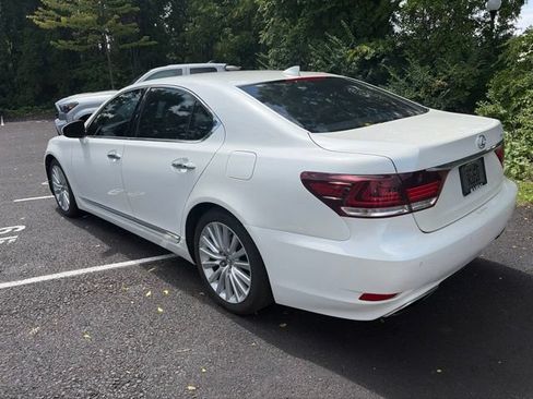 Used 2014 Lexus LS 460 AWD w/ Comfort Package image 9