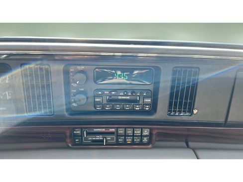 Used 1997 Buick Le Sabre Custom w/ Headliner Lighting Pkg FWD image 17