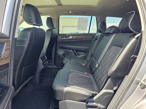 Certified 2025 Volkswagen Atlas SEL Premium R-Line AWD/4WD image 12