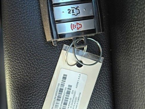 Used 2018 Ford Explorer Limited image 27