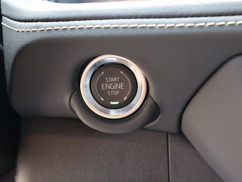 New 2025 Chevrolet Suburban Premier image 23