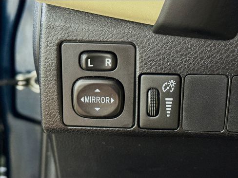 Used 2019 Toyota Corolla LE FWD image 11