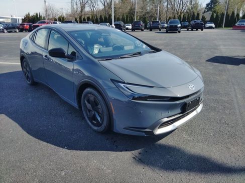 New 2026 Toyota Prius Plug-In Hybrid FWD image 1