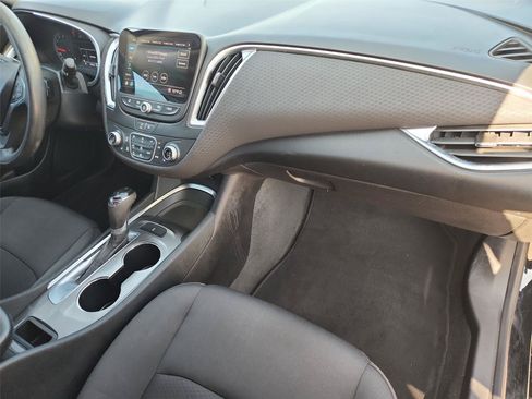 Used 2020 Chevrolet Malibu LT FWD image 26